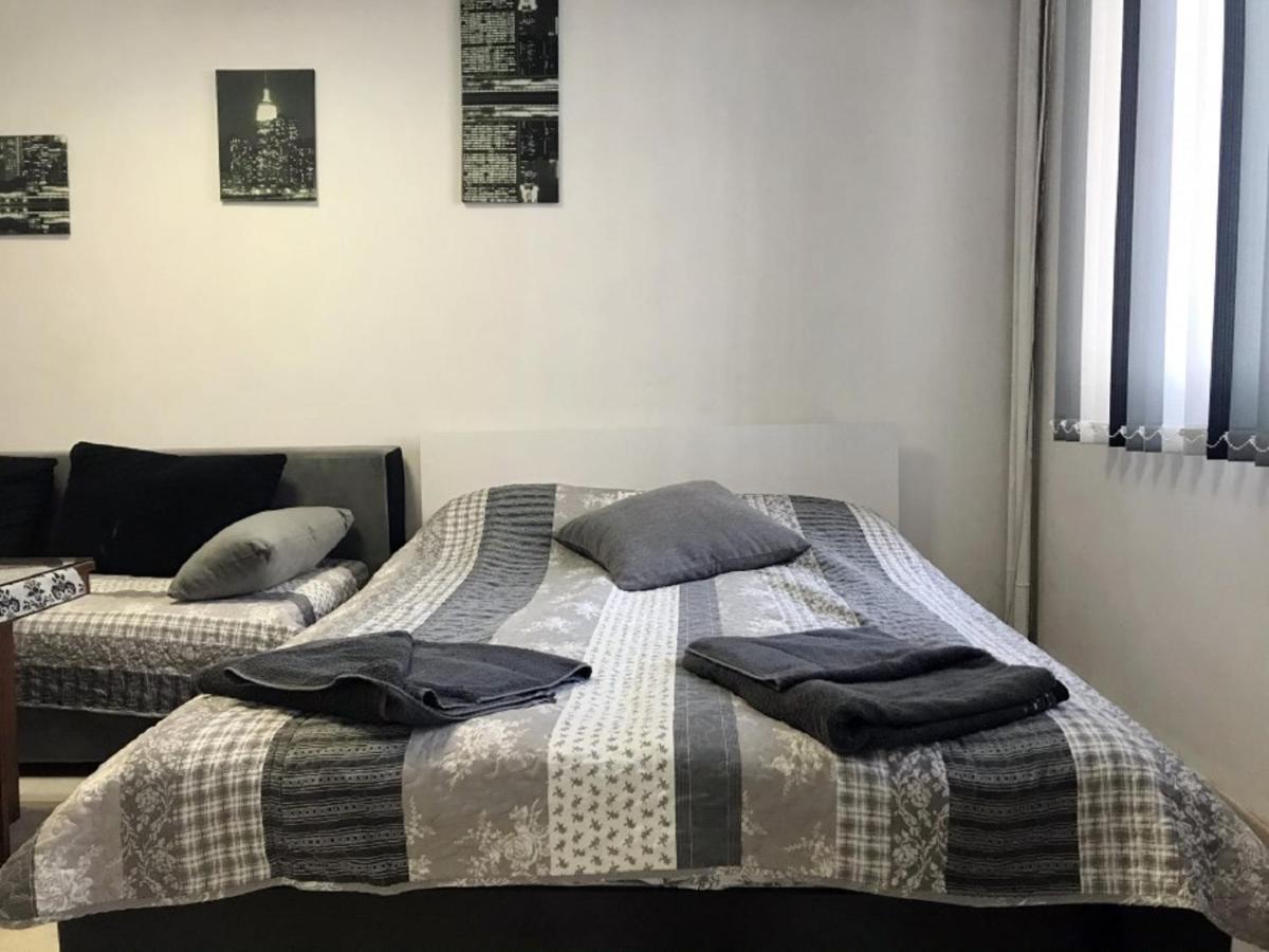 Day And Night Apartment Veliko Tarnovo Exterior photo