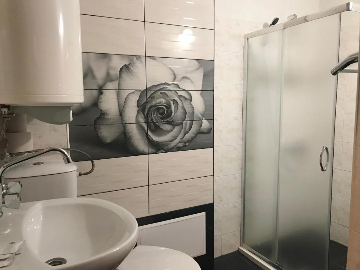 Day And Night Apartment Veliko Tarnovo Exterior photo